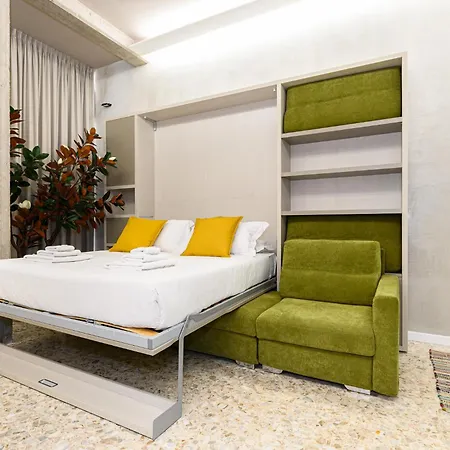 New Modern In Trastevere With Garden *